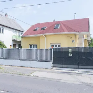 Hi-bp Garden City Batsanyi 3 Rooms, Upstairs Near The City Train With Free Parking , Budapest Ungarn